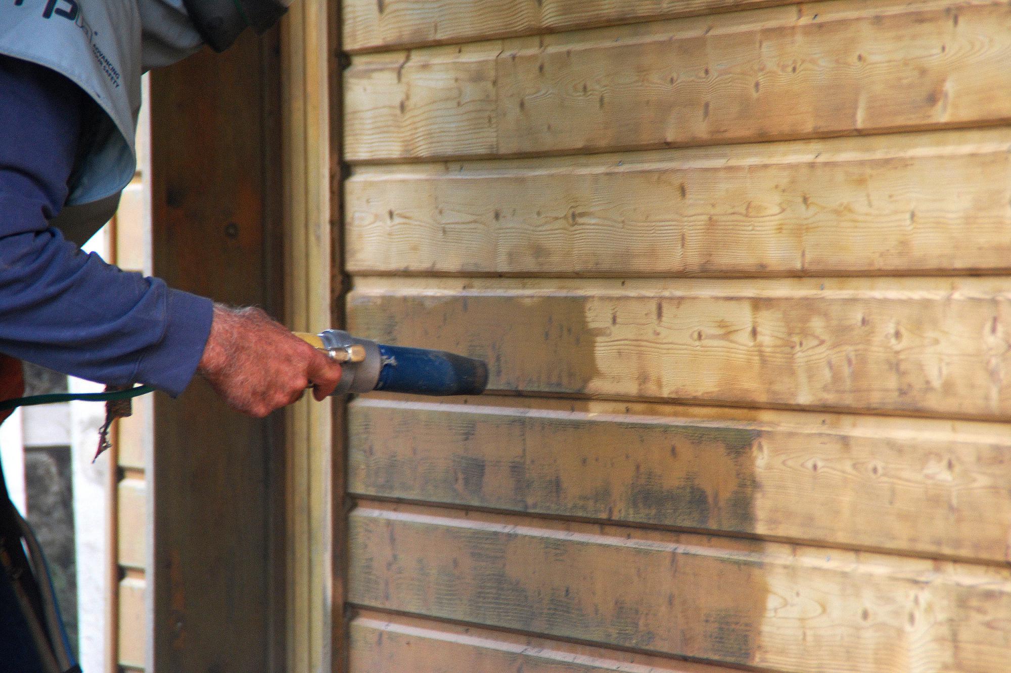 Gommage façade en bois 