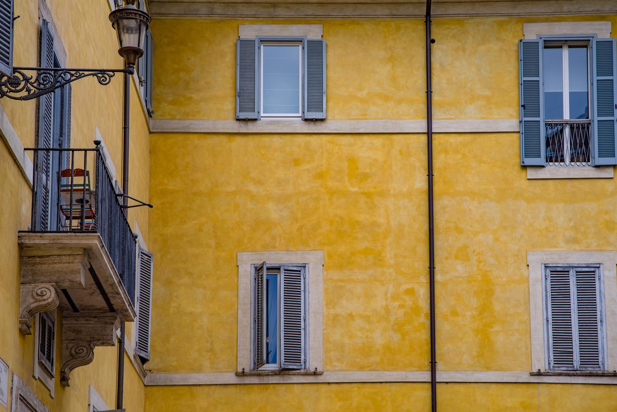 Façade, traces d'humidité 